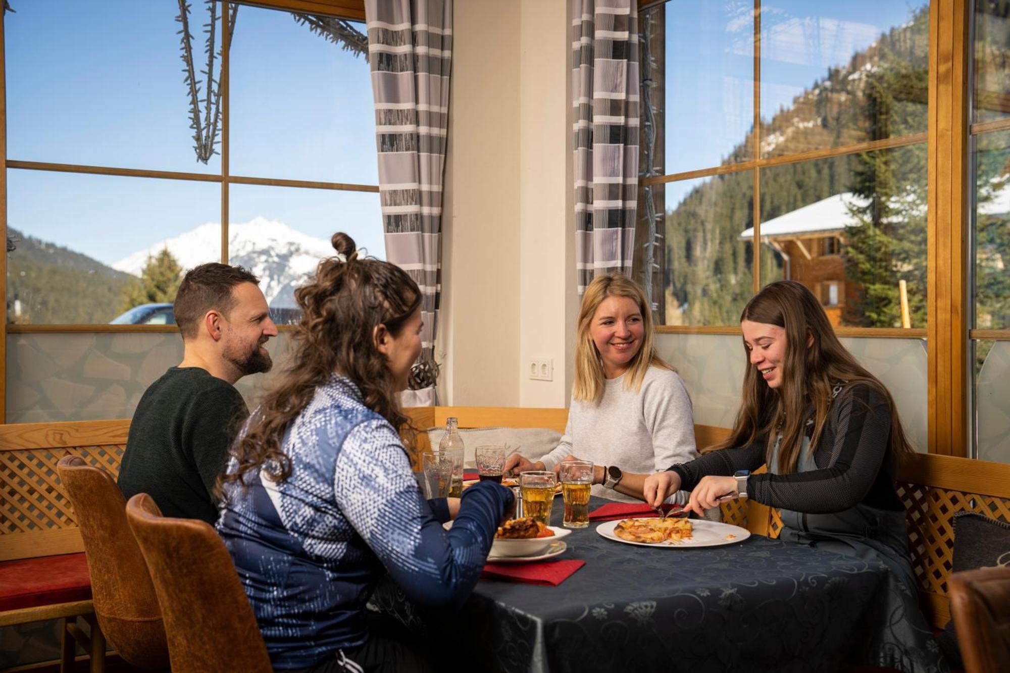 Landal Hochmontafon Hotel การ์กเอลเลิน ภายนอก รูปภาพ